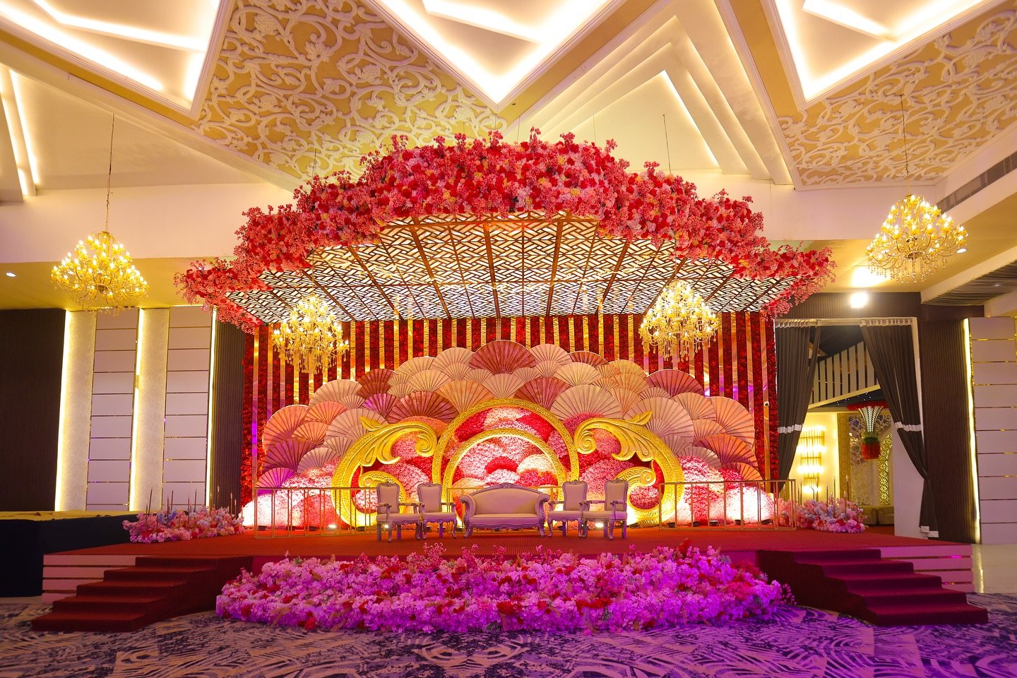 Wedding resorts in Delhi luxury stage decor at Calista Resort